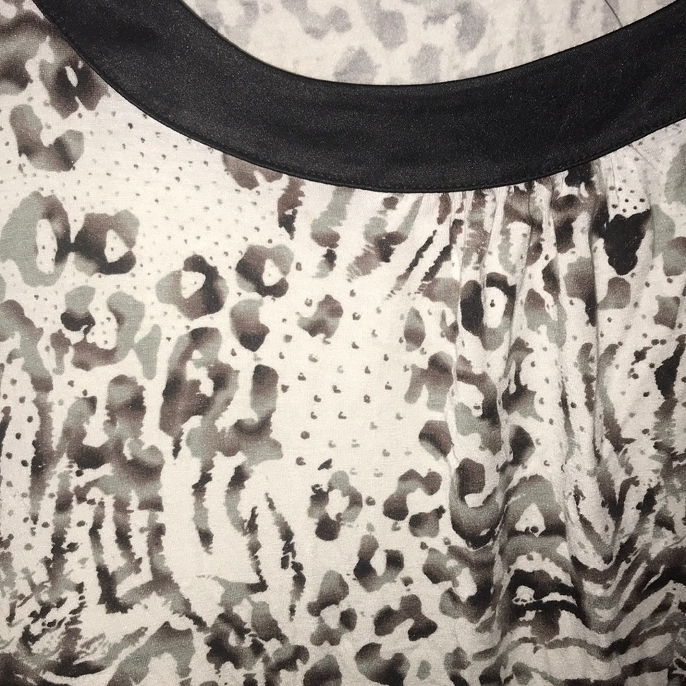 💕Express Tunic Top 💕 - Picture 3 of 4